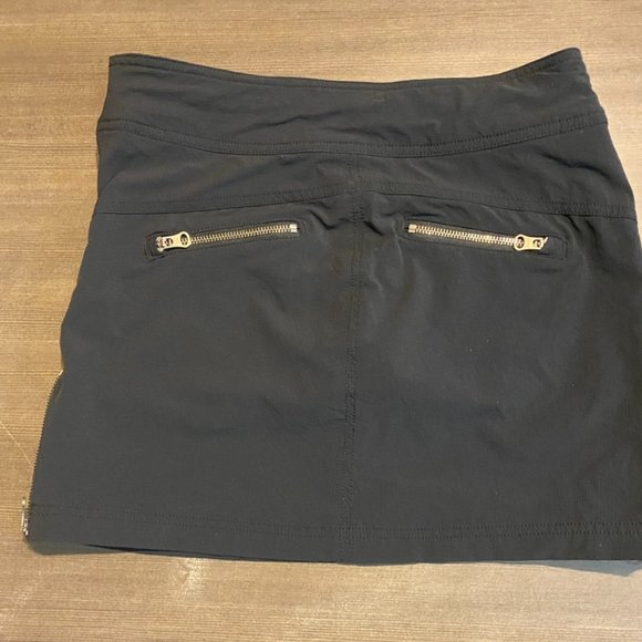 Athleta Dresses & Skirts - Athleta Skirt w/ Zipper Detailing - Sz 2